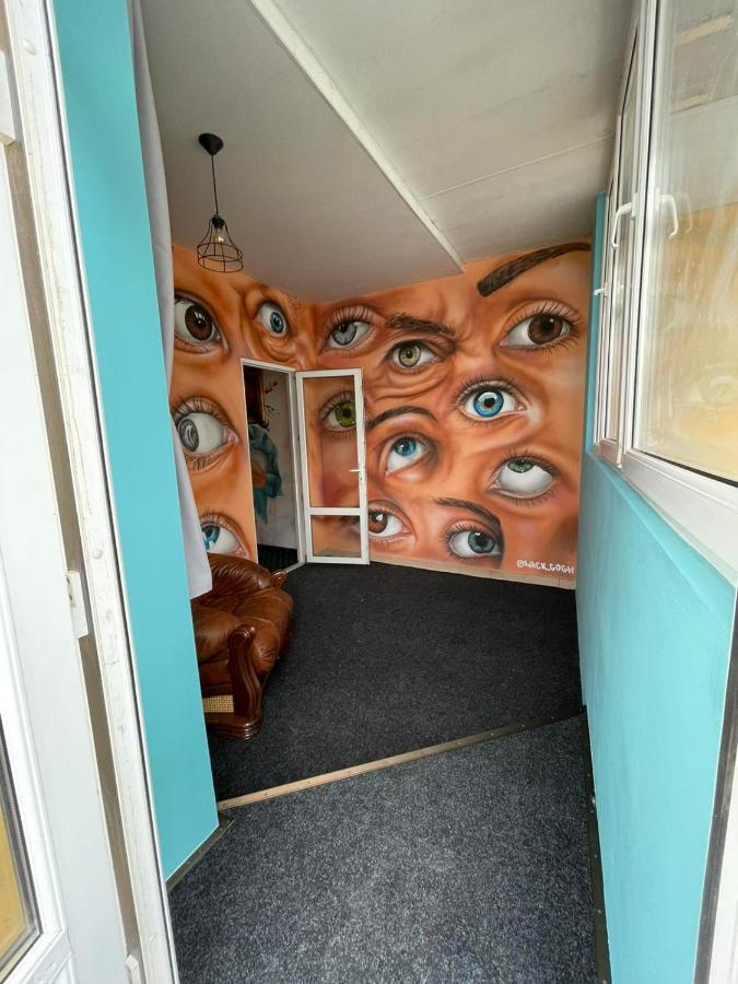 All Eyes Hostel Kamianets Podilskyi Bagian luar foto