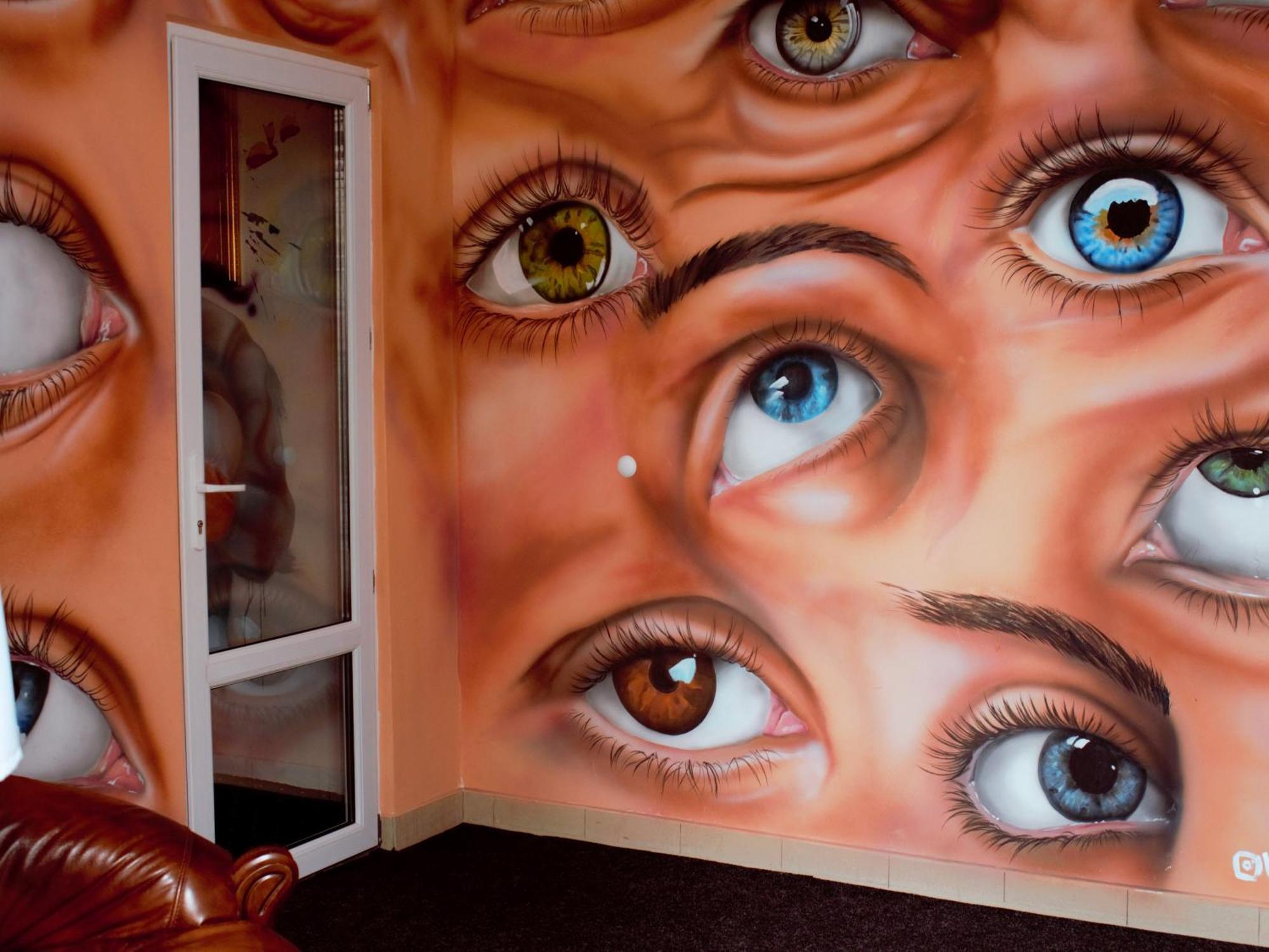 All Eyes Hostel Kamianets Podilskyi Bagian luar foto