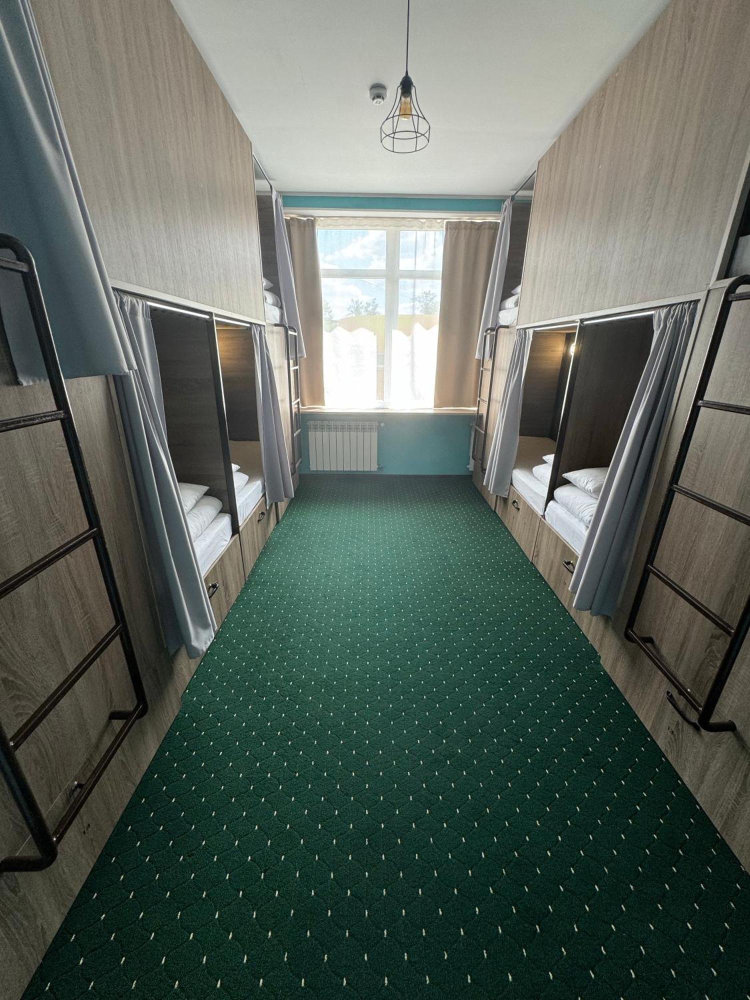 All Eyes Hostel Kamianets Podilskyi Bagian luar foto