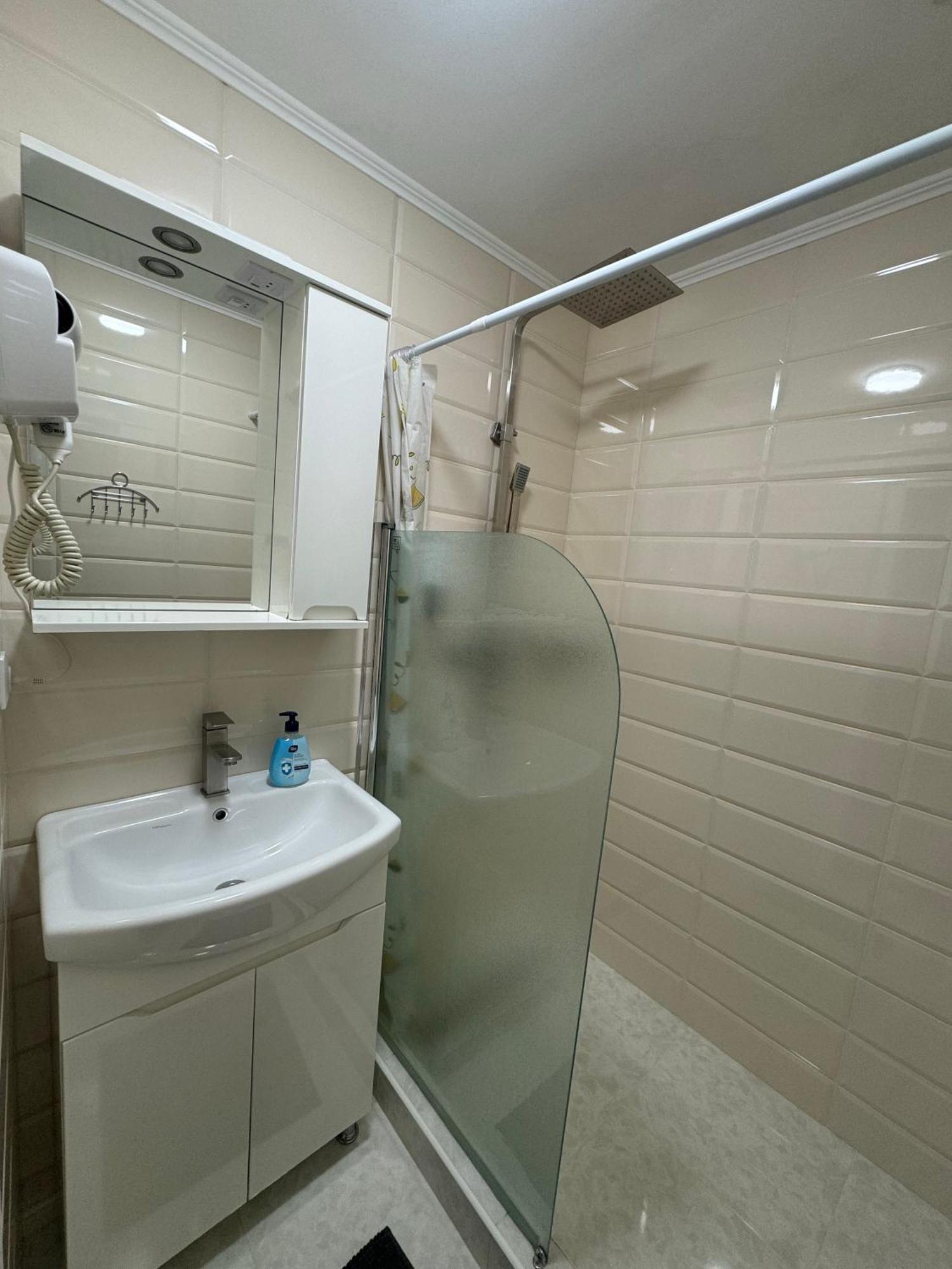 All Eyes Hostel Kamianets Podilskyi Bagian luar foto
